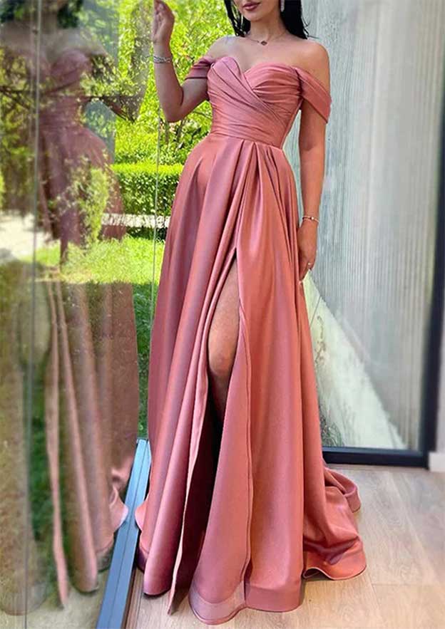 Vestido de fiesta charmeuse con cola larga, sin mangas y hombros descubiertos con abertura plisada